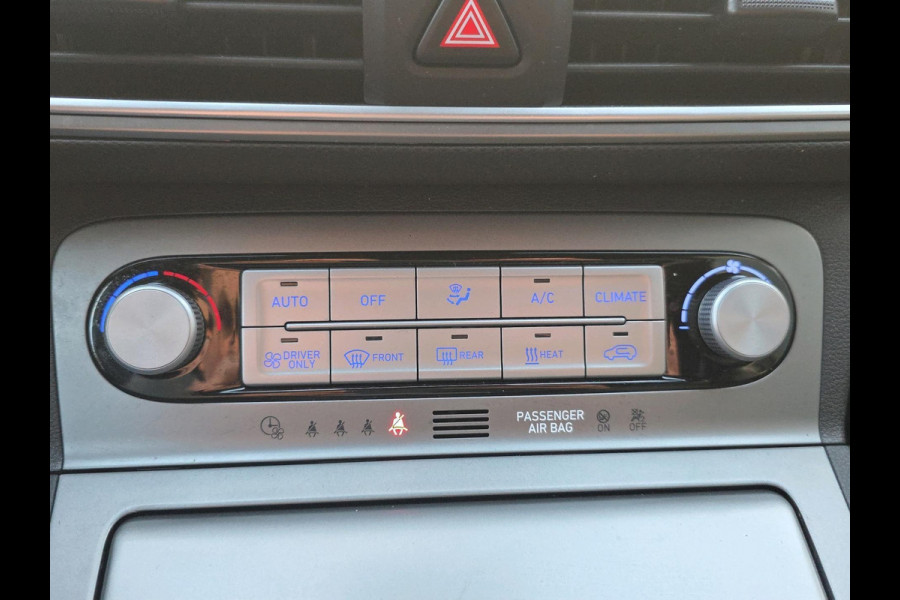 Hyundai Kona EV Premium 64 kWh | Automaat | Stoelverwarming/koeling |Stuurverwarming | Volleder | Headup Display |