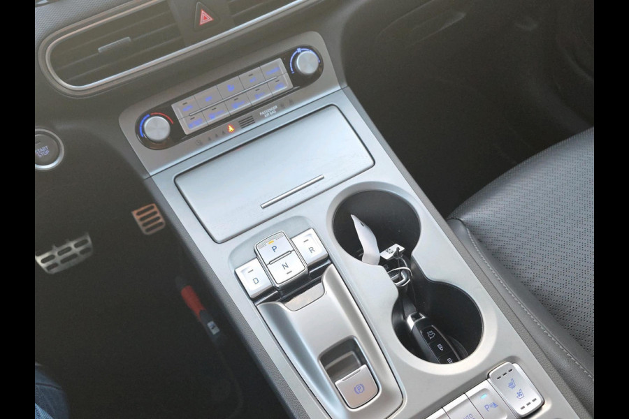 Hyundai Kona EV Premium 64 kWh | Automaat | Stoelverwarming/koeling |Stuurverwarming | Volleder | Headup Display |