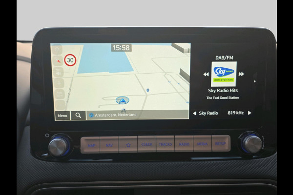 Hyundai Kona EV Premium 64 kWh | Automaat | Stoelverwarming/koeling |Stuurverwarming | Volleder | Headup Display |
