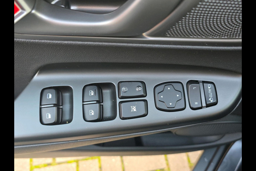 Hyundai Kona EV Premium 64 kWh | Automaat | Stoelverwarming/koeling |Stuurverwarming | Volleder | Headup Display |