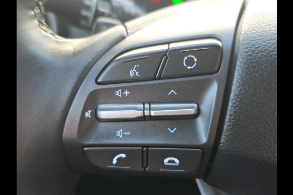 Hyundai Kona EV Premium 64 kWh | Automaat | Stoelverwarming/koeling |Stuurverwarming | Volleder | Headup Display |