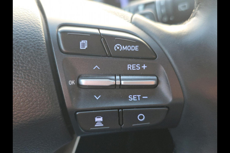 Hyundai Kona EV Premium 64 kWh | Automaat | Stoelverwarming/koeling |Stuurverwarming | Volleder | Headup Display |