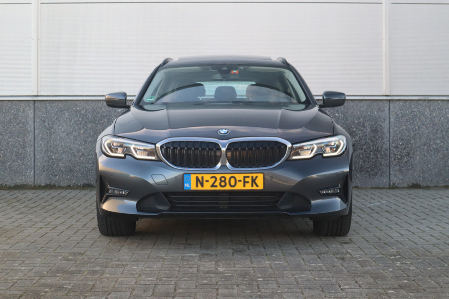 BMW 3 Serie Touring 330e xDrive Business Edition Plus Pano dak / Laser / Sportstoelen / Leder /