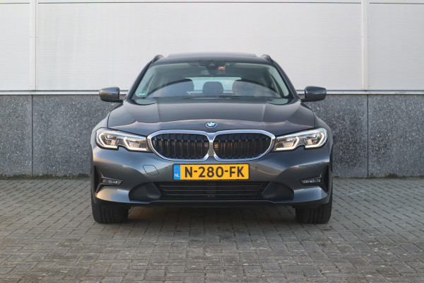 BMW 3 Serie Touring 330e xDrive Business Edition Plus Pano dak / Laser / Sportstoelen / Leder /