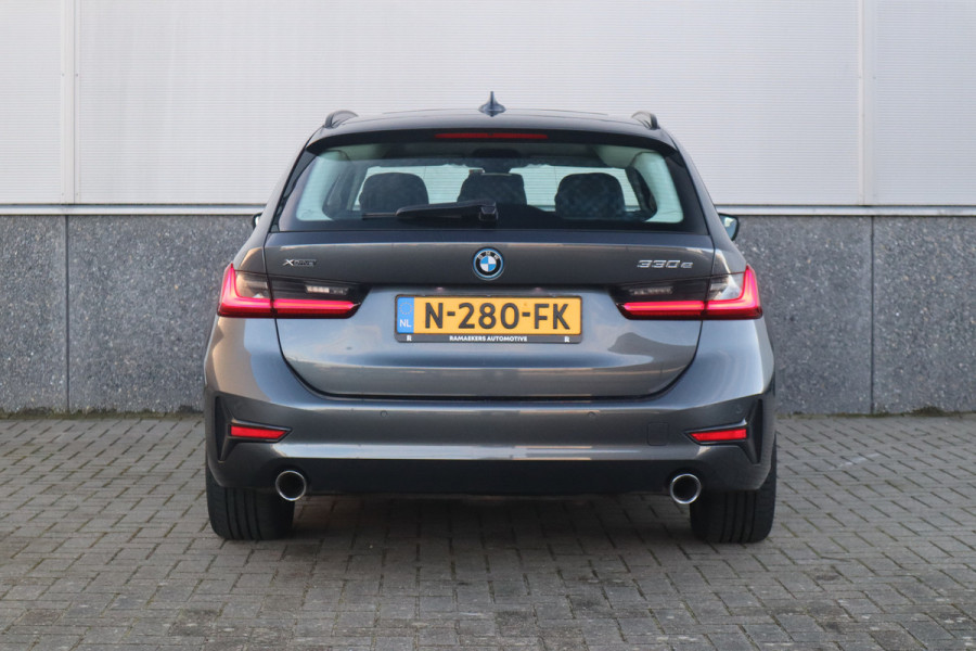 BMW 3 Serie Touring 330e xDrive Business Edition Plus Pano dak / Laser / Sportstoelen / Leder /