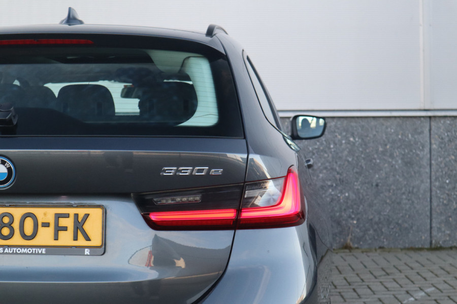 BMW 3 Serie Touring 330e xDrive Business Edition Plus Pano dak / Laser / Sportstoelen / Leder /