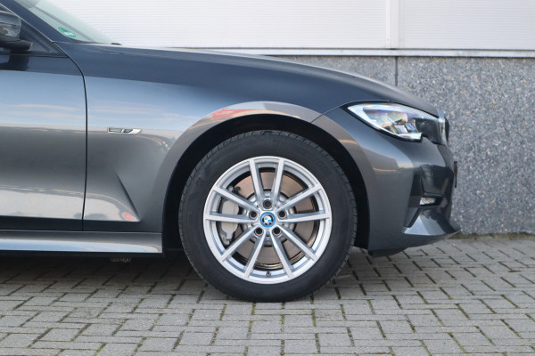 BMW 3 Serie Touring 330e xDrive Business Edition Plus Pano dak / Laser / Sportstoelen / Leder /