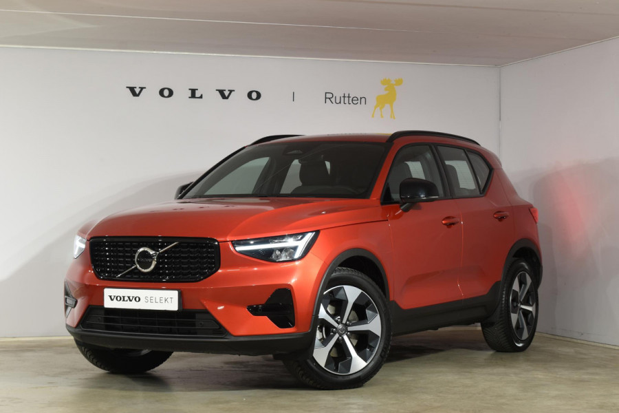 Volvo XC40 B4 211PK Automaat Plus Dark / Navigatie / Adaptive Cruise / Harman Kardon / Stuur- & Stoelverwarming / Elektrische achterklep / Achteruitrijcamera / Elektrische stoelverst. met geheugen