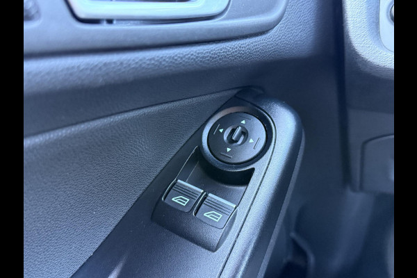 Ford Fiesta 1.0 EcoBoost Titanium 1e Eigenaar,Trekhaak,Airco,Weinig km,Distributie recent vervangen,5 Deurs,Nieuwe Apk bij Aflevering