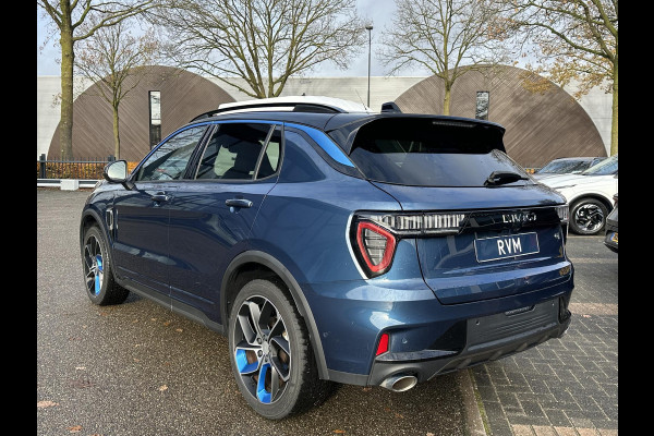 Lynk & Co 01 1.5 | 11.000KM! PHEV PLUG-IN HYBRIDE | COMPLETE AUTO / ZWARTE HEMEL | ELEKTRISCH PANORAMADAK | FULL OPTIONS | LYNK & CO GARANTIE T/M 4-2028 | RIJKLAAR GELEVERD | BTW VERREKENBAAR