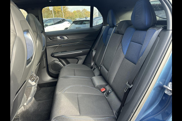 Lynk & Co 01 1.5 | 11.000KM! PHEV PLUG-IN HYBRIDE | COMPLETE AUTO / ZWARTE HEMEL | ELEKTRISCH PANORAMADAK | FULL OPTIONS | LYNK & CO GARANTIE T/M 4-2028 | RIJKLAAR GELEVERD | BTW VERREKENBAAR