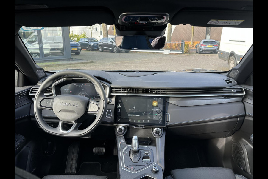 Lynk & Co 01 1.5 | 11.000KM! PHEV PLUG-IN HYBRIDE | COMPLETE AUTO / ZWARTE HEMEL | ELEKTRISCH PANORAMADAK | FULL OPTIONS | LYNK & CO GARANTIE T/M 4-2028 | RIJKLAAR GELEVERD | BTW VERREKENBAAR