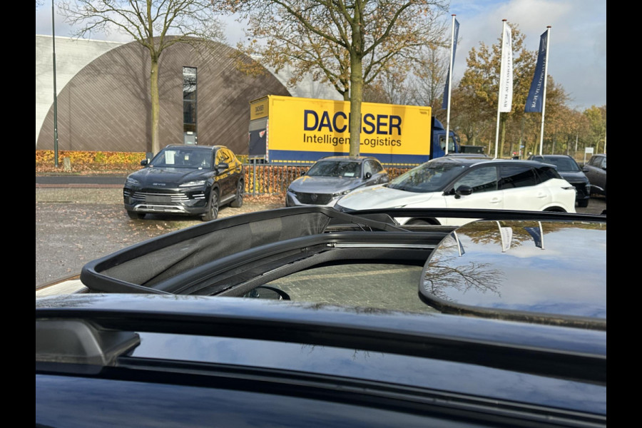 Lynk & Co 01 1.5 | 11.000KM! PHEV PLUG-IN HYBRIDE | COMPLETE AUTO / ZWARTE HEMEL | ELEKTRISCH PANORAMADAK | FULL OPTIONS | LYNK & CO GARANTIE T/M 4-2028 | RIJKLAAR GELEVERD | BTW VERREKENBAAR