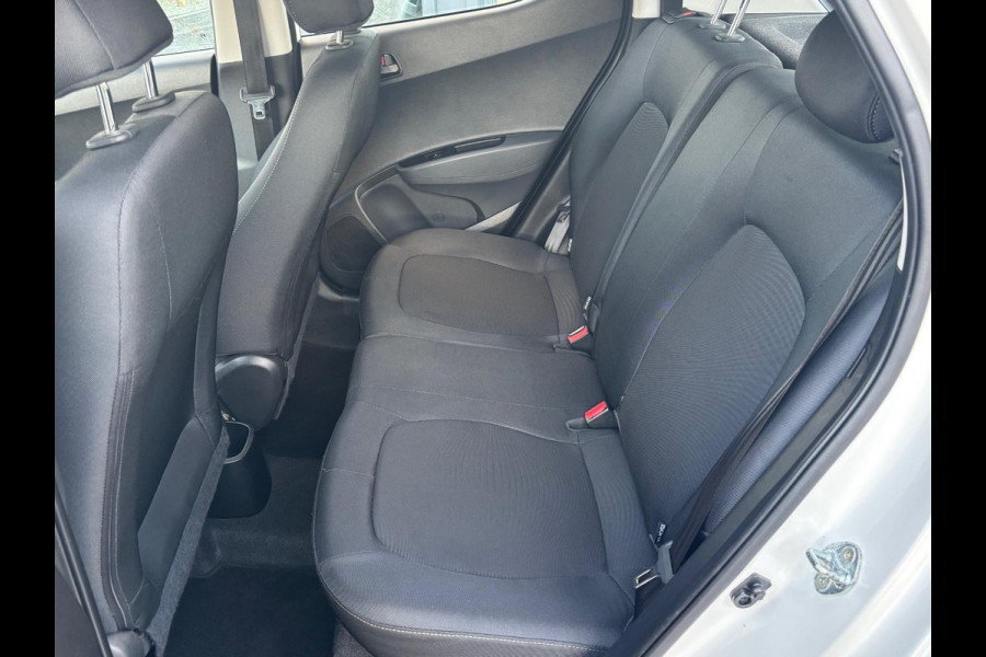 Hyundai i10 1.0i Go! 2017 | Apple Carplay/Android auto! | Rijklaar geleverd incl 12 maanden BOVAG garantie! |