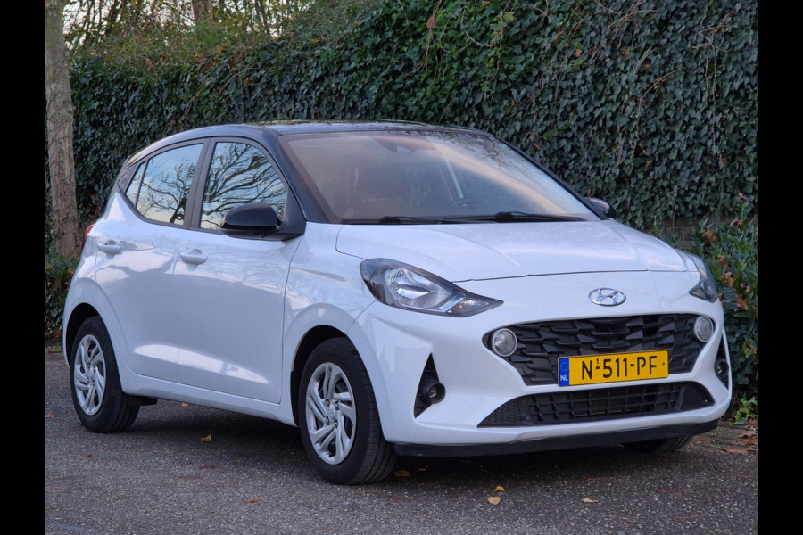 Hyundai i10 Android CarPlay Navi Zwart dak Stuurverwarming NAP 1e Eig Line Assist Airco Cruise Control NEW APK 1.0 Comfort 5-zits