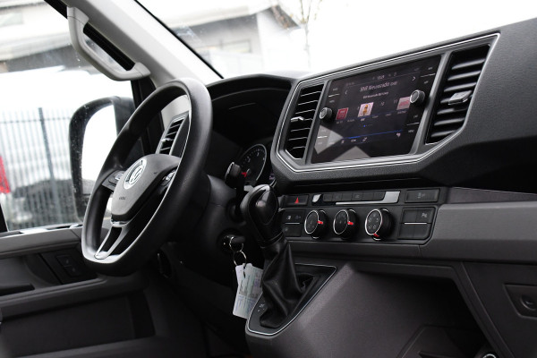 Volkswagen Crafter 35 2.0 TDI L3H2 PB Edition Adaptieve Cruise, Camera, Sensoren, 177pk, Automaat, LED, Multimedia, Trekhaak, Uniek!