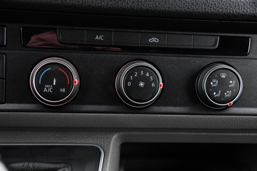 Volkswagen Crafter 35 2.0 TDI L3H2 PB Edition Adaptieve Cruise, Camera, Sensoren, 177pk, Automaat, LED, Multimedia, Trekhaak, Uniek!