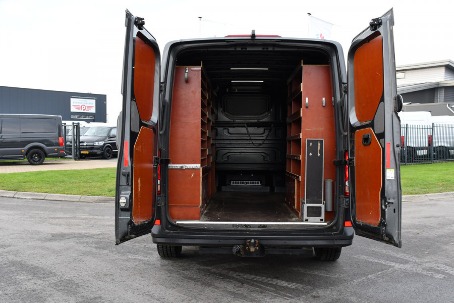 Volkswagen Crafter 35 2.0 TDI L3H2 PB Edition Adaptieve Cruise, Camera, Sensoren, 177pk, Automaat, LED, Multimedia, Trekhaak, Uniek!