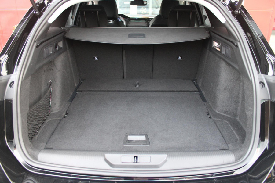Peugeot 308 SW 1.2 Hybrid 145PK e-DCS6 ALLURE | AGR COMFORT STOELEN | AFNEEMBARE TREKHAAK | KEYLESS ENTRY/START | NAVIGATIE | DRAADLOZE APPLE CARPLAY/ANDROID AUTO | ACHTERUITRIJ CAMERA | STOEL/STUUR VERWARMING | LICHTMETALEN VELGEN 17" | ADAPTIVE CRUISE CONTROL | DAB+ RADIO |