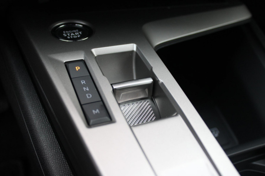 Peugeot 308 SW 1.2 Hybrid 145PK e-DCS6 ALLURE | AGR COMFORT STOELEN | AFNEEMBARE TREKHAAK | KEYLESS ENTRY/START | NAVIGATIE | DRAADLOZE APPLE CARPLAY/ANDROID AUTO | ACHTERUITRIJ CAMERA | STOEL/STUUR VERWARMING | LICHTMETALEN VELGEN 17" | ADAPTIVE CRUISE CONTROL | DAB+ RADIO |