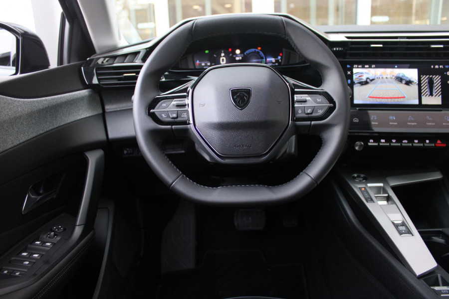 Peugeot 308 SW 1.2 Hybrid 145PK e-DCS6 ALLURE | AGR COMFORT STOELEN | AFNEEMBARE TREKHAAK | KEYLESS ENTRY/START | NAVIGATIE | DRAADLOZE APPLE CARPLAY/ANDROID AUTO | ACHTERUITRIJ CAMERA | STOEL/STUUR VERWARMING | LICHTMETALEN VELGEN 17" | ADAPTIVE CRUISE CONTROL | DAB+ RADIO |