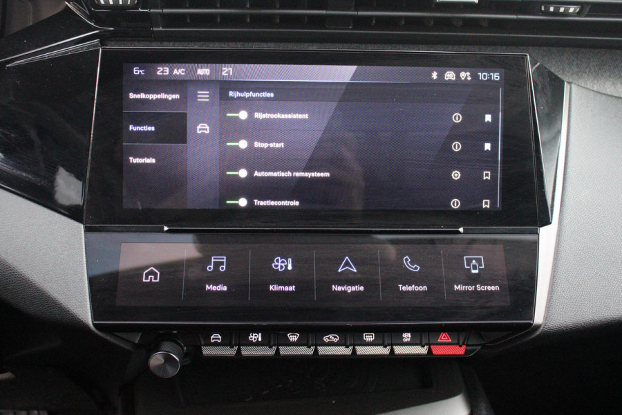 Peugeot 308 SW 1.2 Hybrid 145PK e-DCS6 ALLURE | AGR COMFORT STOELEN | AFNEEMBARE TREKHAAK | KEYLESS ENTRY/START | NAVIGATIE | DRAADLOZE APPLE CARPLAY/ANDROID AUTO | ACHTERUITRIJ CAMERA | STOEL/STUUR VERWARMING | LICHTMETALEN VELGEN 17" | ADAPTIVE CRUISE CONTROL | DAB+ RADIO |