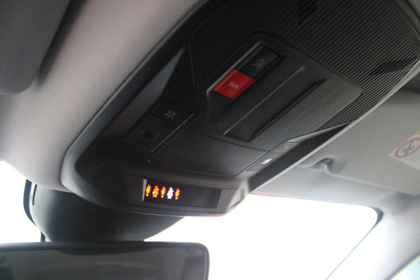 Peugeot 308 SW 1.2 Hybrid 145PK e-DCS6 ALLURE | AGR COMFORT STOELEN | AFNEEMBARE TREKHAAK | KEYLESS ENTRY/START | NAVIGATIE | DRAADLOZE APPLE CARPLAY/ANDROID AUTO | ACHTERUITRIJ CAMERA | STOEL/STUUR VERWARMING | LICHTMETALEN VELGEN 17" | ADAPTIVE CRUISE CONTROL | DAB+ RADIO |