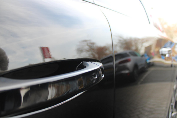 Peugeot 308 SW 1.2 Hybrid 145PK e-DCS6 ALLURE | AGR COMFORT STOELEN | AFNEEMBARE TREKHAAK | KEYLESS ENTRY/START | NAVIGATIE | DRAADLOZE APPLE CARPLAY/ANDROID AUTO | ACHTERUITRIJ CAMERA | STOEL/STUUR VERWARMING | LICHTMETALEN VELGEN 17" | ADAPTIVE CRUISE CONTROL | DAB+ RADIO |