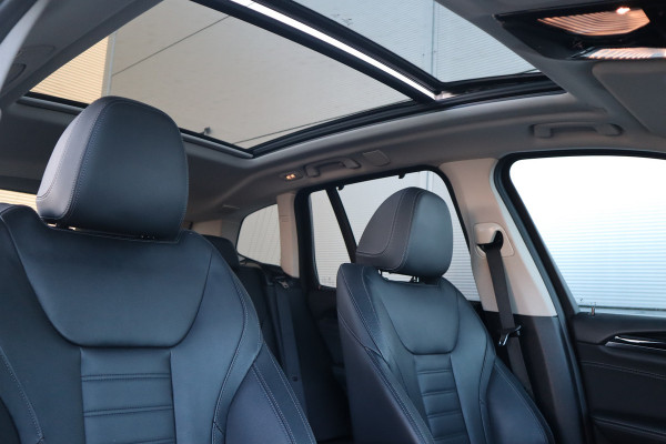 BMW X3 xDrive30e Business Edition Plus Pano Dak / Leder / 360 camera / HiFi /