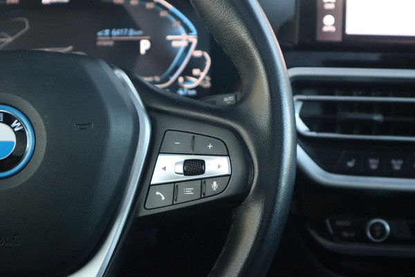 BMW X3 xDrive30e Business Edition Plus Pano Dak / Leder / 360 camera / HiFi /