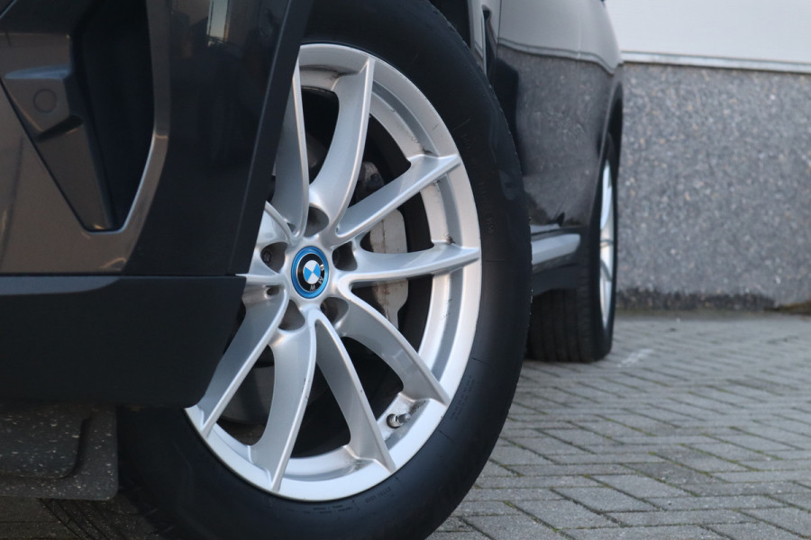 BMW X3 xDrive30e Business Edition Plus Pano Dak / Leder / 360 camera / HiFi /