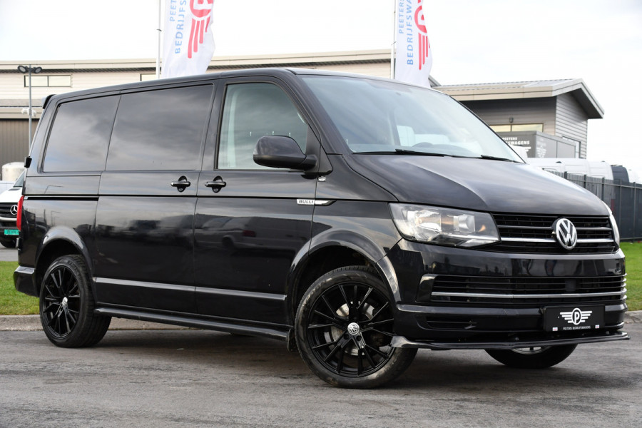 Volkswagen Transporter 2.0 TDI L1H1 Black Edition Cruise, Stoelverwarming, 150pk, Automaat, Sensoren, Trekhaak, Standkachel, Uniek!