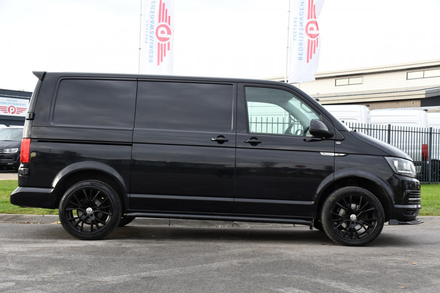 Volkswagen Transporter 2.0 TDI L1H1 Black Edition Cruise, Stoelverwarming, 150pk, Automaat, Sensoren, Trekhaak, Standkachel, Uniek!