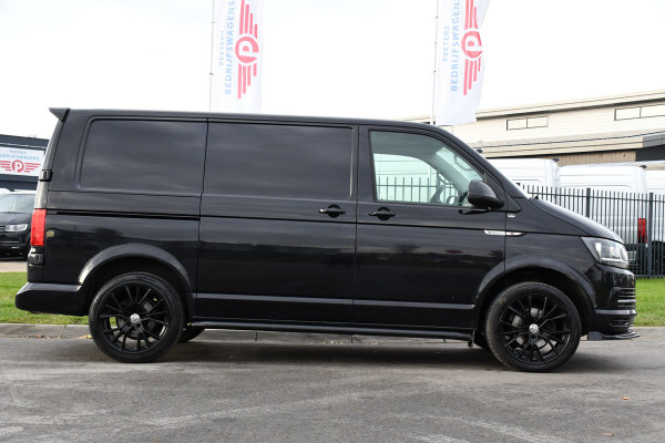 Volkswagen Transporter 2.0 TDI L1H1 Black Edition Cruise, Stoelverwarming, 150pk, Automaat, Sensoren, Trekhaak, Standkachel, Uniek!