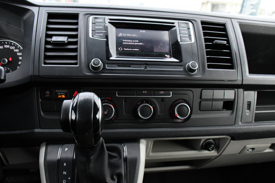 Volkswagen Transporter 2.0 TDI L1H1 Black Edition Cruise, Stoelverwarming, 150pk, Automaat, Sensoren, Trekhaak, Standkachel, Uniek!