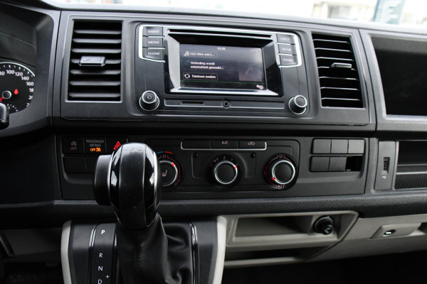 Volkswagen Transporter 2.0 TDI L1H1 Black Edition Cruise, Stoelverwarming, 150pk, Automaat, Sensoren, Trekhaak, Standkachel, Uniek!