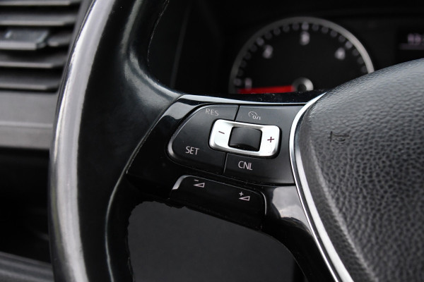 Volkswagen Transporter 2.0 TDI L1H1 Black Edition Cruise, Stoelverwarming, 150pk, Automaat, Sensoren, Trekhaak, Standkachel, Uniek!