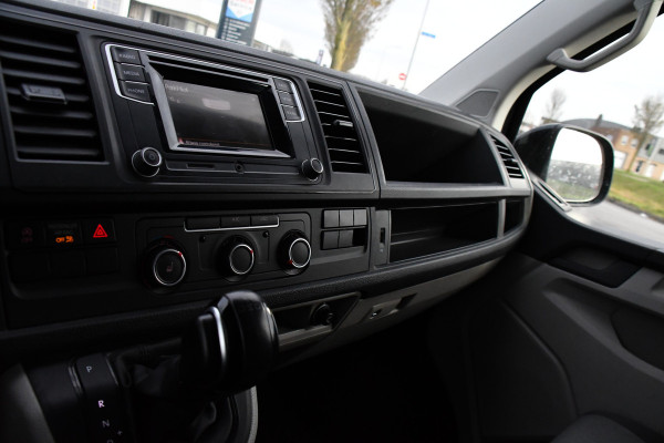 Volkswagen Transporter 2.0 TDI L1H1 Black Edition Cruise, Stoelverwarming, 150pk, Automaat, Sensoren, Trekhaak, Standkachel, Uniek!