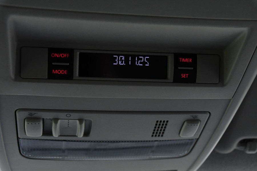 Volkswagen Transporter 2.0 TDI L1H1 Black Edition Cruise, Stoelverwarming, 150pk, Automaat, Sensoren, Trekhaak, Standkachel, Uniek!