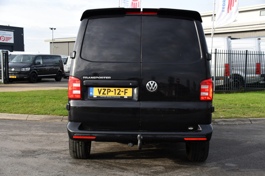 Volkswagen Transporter 2.0 TDI L1H1 Black Edition Cruise, Stoelverwarming, 150pk, Automaat, Sensoren, Trekhaak, Standkachel, Uniek!