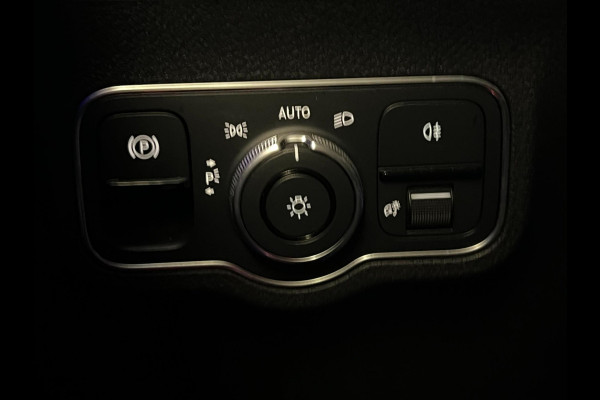 Mercedes-Benz GLB-Klasse 200d Van / AMG / 1e eig / Sfeerverlichting