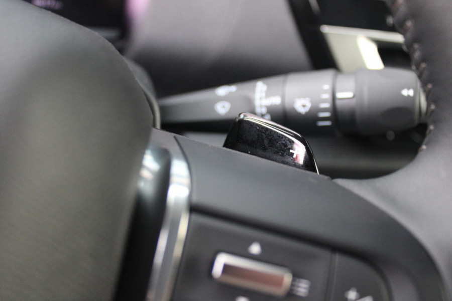 Citroën C4 1.2 Hybrid 145PK BUSINESS | KEYLESS ENTRY/START | DRAADLOZE APPLE CARPLAY/ANDROID AUTO | CLIMATE CONTROL | STOEL/VOORRUIT VERWARMING | ACHTERUITRIJ CAMERA | DAB+ RADIO | 18" LICHTMETALEN VELGEN |