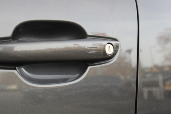 Citroën C4 1.2 Hybrid 145PK BUSINESS | KEYLESS ENTRY/START | DRAADLOZE APPLE CARPLAY/ANDROID AUTO | CLIMATE CONTROL | STOEL/VOORRUIT VERWARMING | ACHTERUITRIJ CAMERA | DAB+ RADIO | 18" LICHTMETALEN VELGEN |