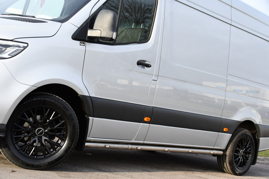 Mercedes-Benz Sprinter 316 2.2 CDI L2H2 PB Edition Full Options! 360 Camera, Cruise, LED, Carplay, Leder, 10,5'' Mbux, Stoelverwarming, NAVI, Automaat, Uniek!