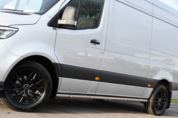 Mercedes-Benz Sprinter 316 2.2 CDI L2H2 PB Edition Full Options! 360 Camera, Cruise, LED, Carplay, Leder, 10,5'' Mbux, Stoelverwarming, NAVI, Automaat, Uniek!