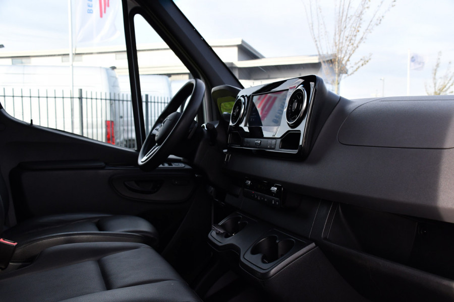 Mercedes-Benz Sprinter 316 2.2 CDI L2H2 PB Edition Full Options! 360 Camera, Cruise, LED, Carplay, Leder, 10,5'' Mbux, Stoelverwarming, NAVI, Automaat, Uniek!