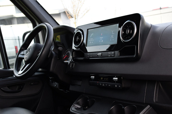 Mercedes-Benz Sprinter 316 2.2 CDI L2H2 PB Edition Full Options! 360 Camera, Cruise, LED, Carplay, Leder, 10,5'' Mbux, Stoelverwarming, NAVI, Automaat, Uniek!
