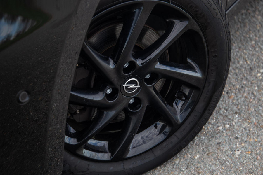 Opel Corsa 1.2 Turbo GS BLACK LINE / APPLE CARPLAY / AUTOMAAT / 360 CAMERA / STOELVERWARMING