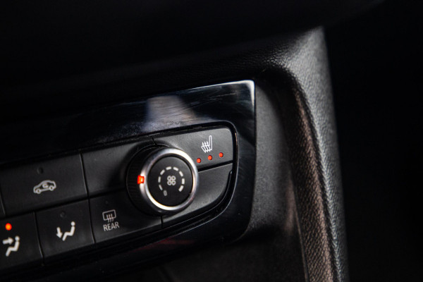 Opel Corsa 1.2 Turbo GS BLACK LINE / APPLE CARPLAY / AUTOMAAT / 360 CAMERA / STOELVERWARMING