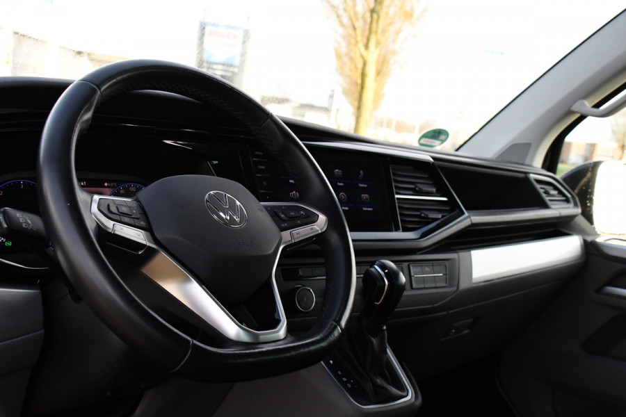 Volkswagen Transporter 2.0 TDI L2H1 30 DC Bulli Black Edition Virtual, Adaptie cruise, Camera, Carplay, 199pk, Sensoren, Automaat, Leder, Trekhaak, LED, 2 x Schuifdeur, Uniek!